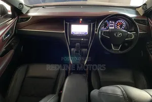 Toyota Harrier 2.0 4WD 2018 Red