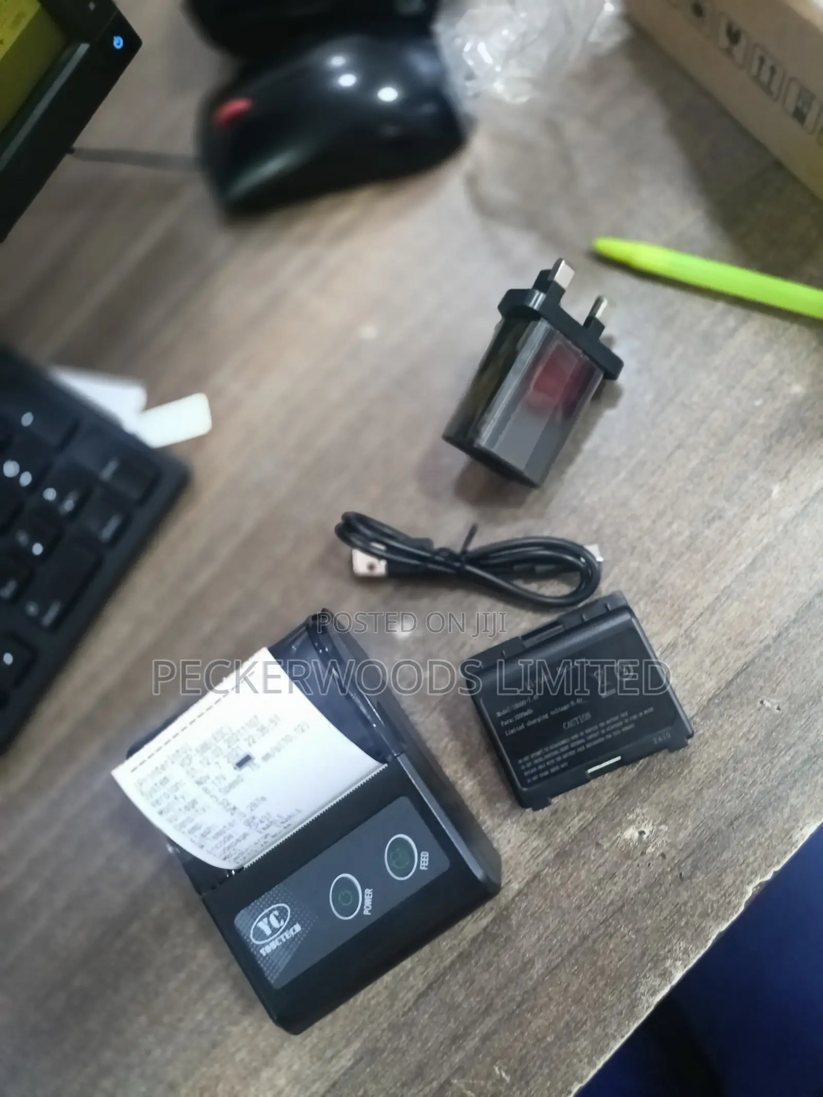 Extremely Compact and Portable Bluetooth Printer