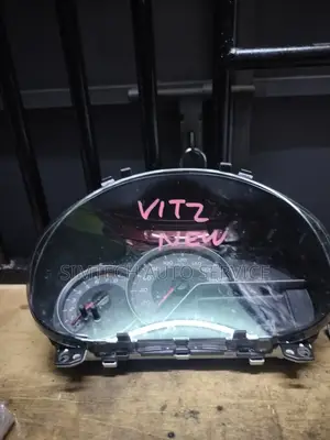 Toyota Vitz Clock