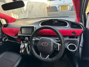 Toyota Sienta 2017 White