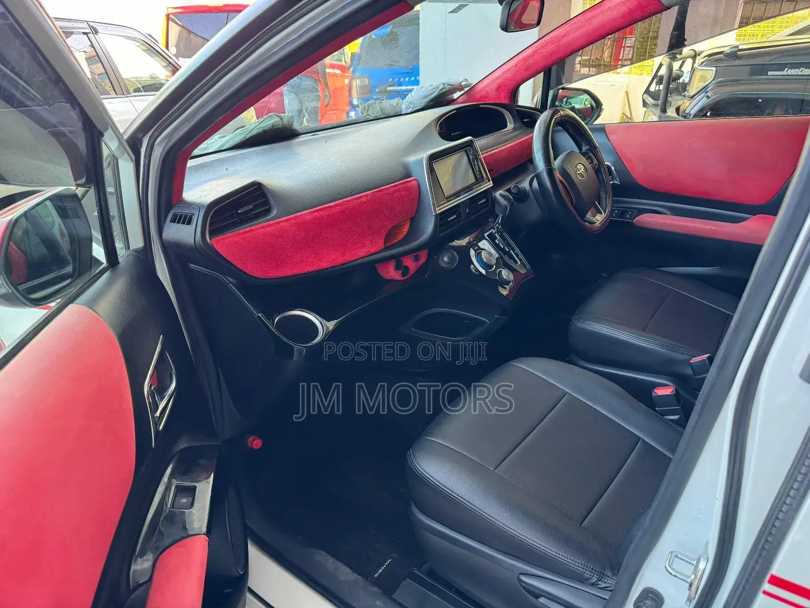 Toyota Sienta 2017 White