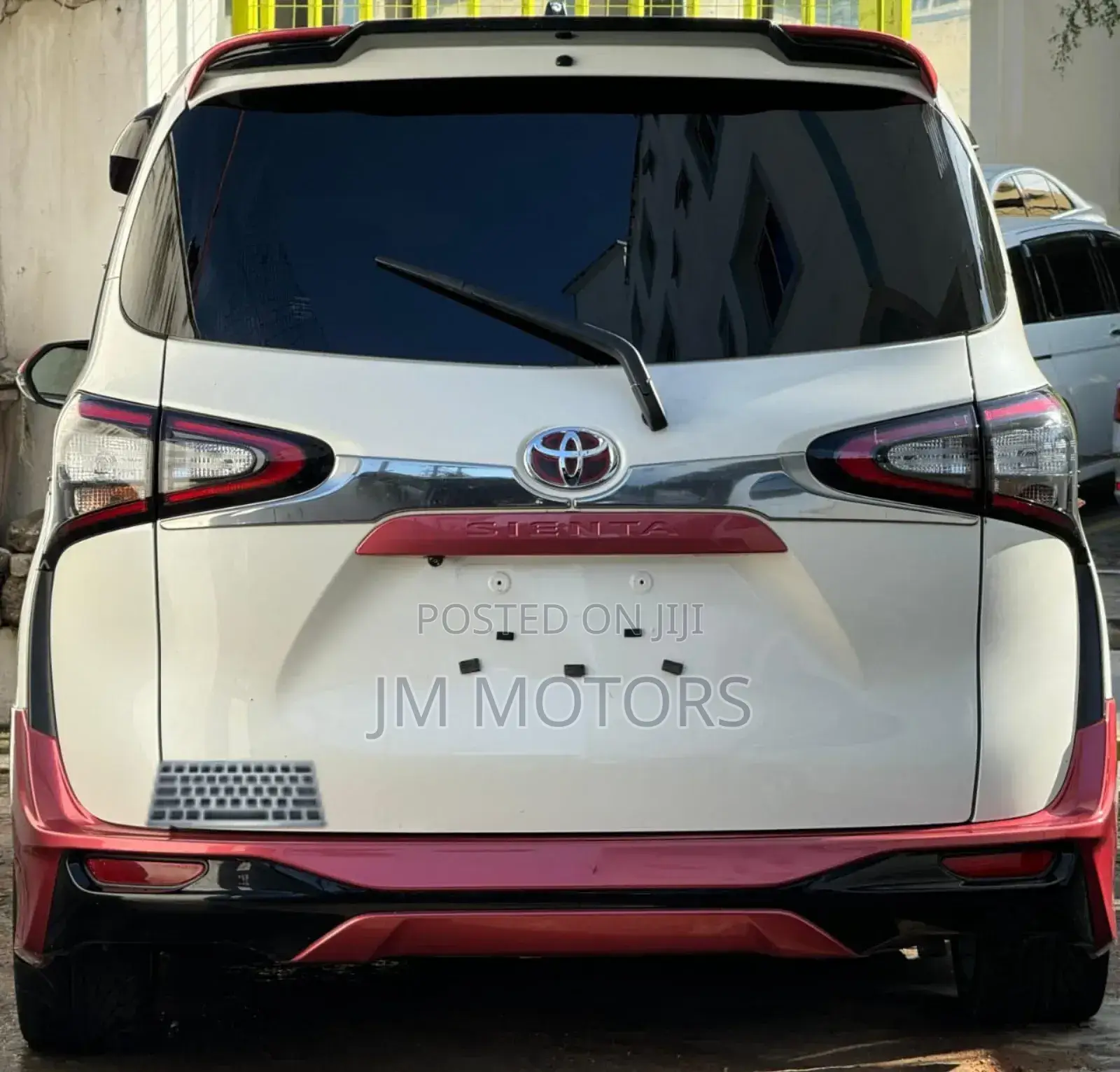 Toyota Sienta 2017 White
