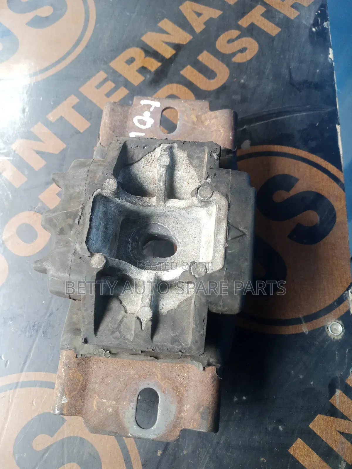Nissan Verissa Gearbox Mountain