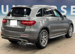 Mercedes-Benz GLC-Class GLC250 Sport Utility 4-Door (2.0L, 4cyl Turbo)