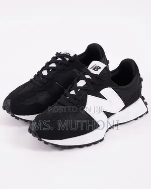 New Balance 327 Black White* _Sizes:40,41,42,43,44,45_