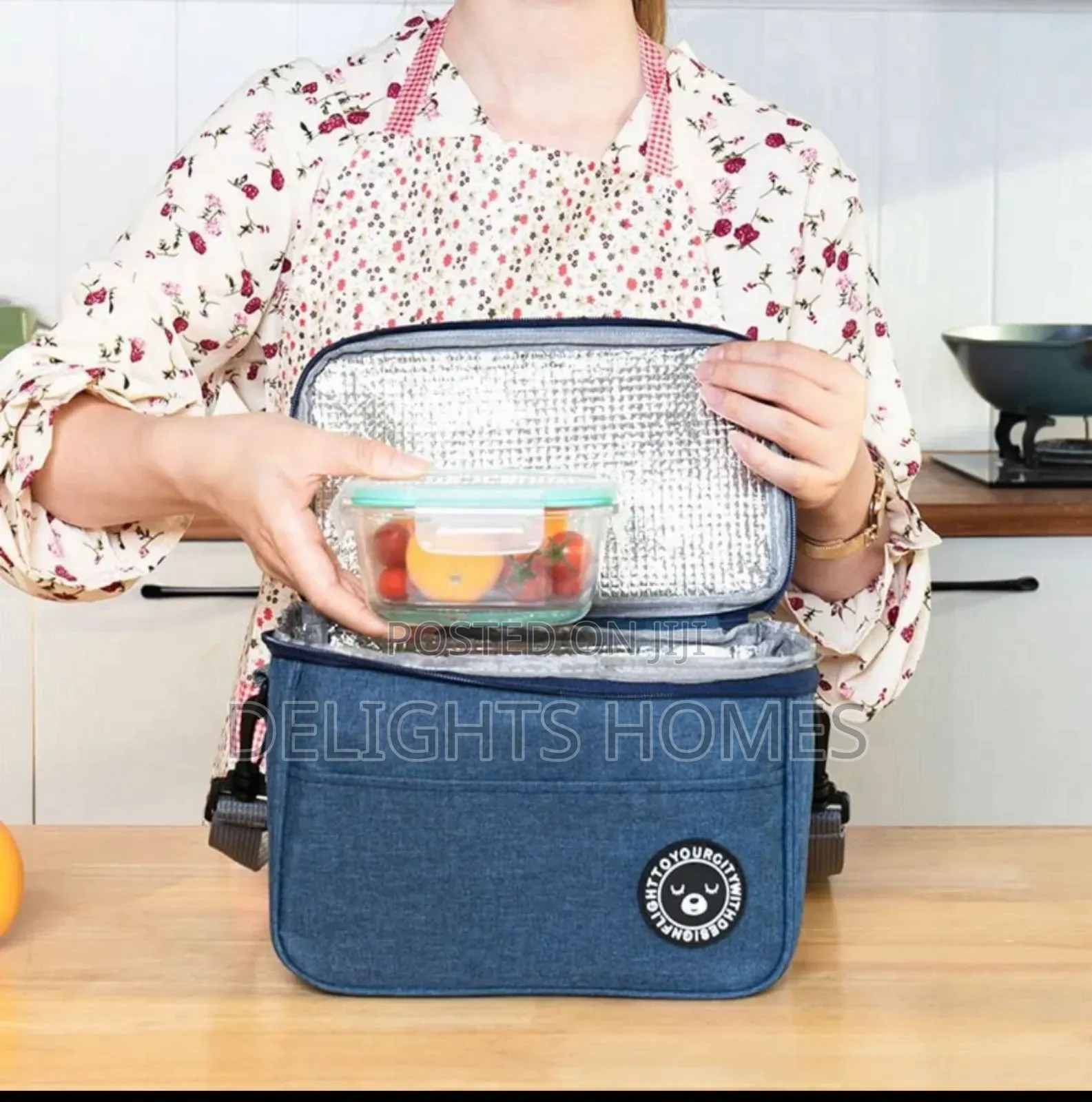 Portable Thermal Insulated Waterproof Lunch Bag.