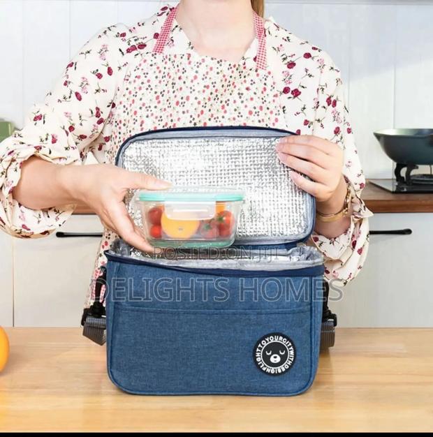 Portable Thermal Insulated Waterproof Lunch Bag.