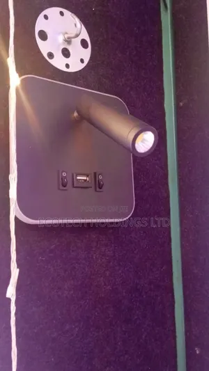 Switched Bedside Wall Lamp With Usb Kj8tf