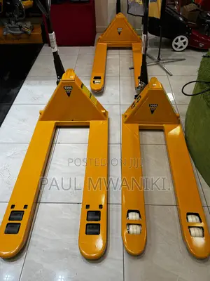Pallet Jack Trolley- 3000kgs(Wide /Narrow Base)