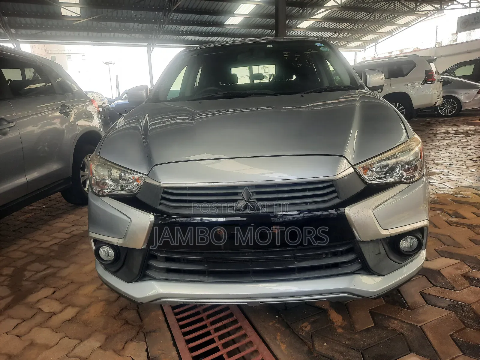 Mitsubishi RVR 2018 Silver
