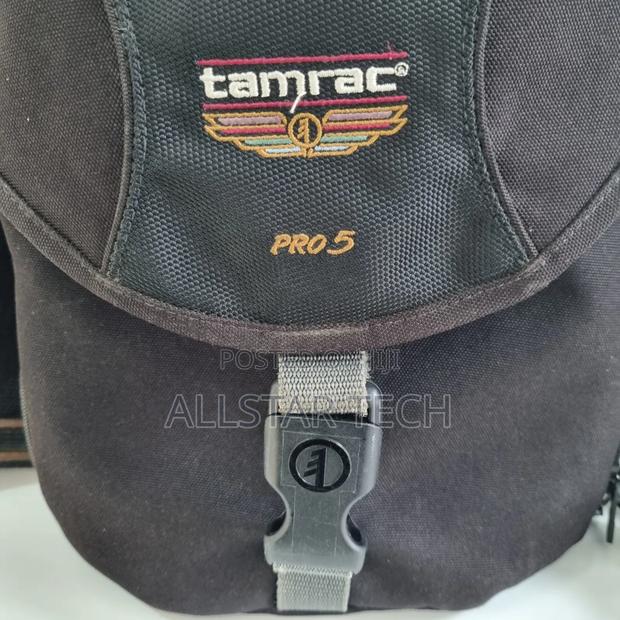 A Camera Bag That Can Fit Any Camera, Has a Deeper Depth - thumbnail 2