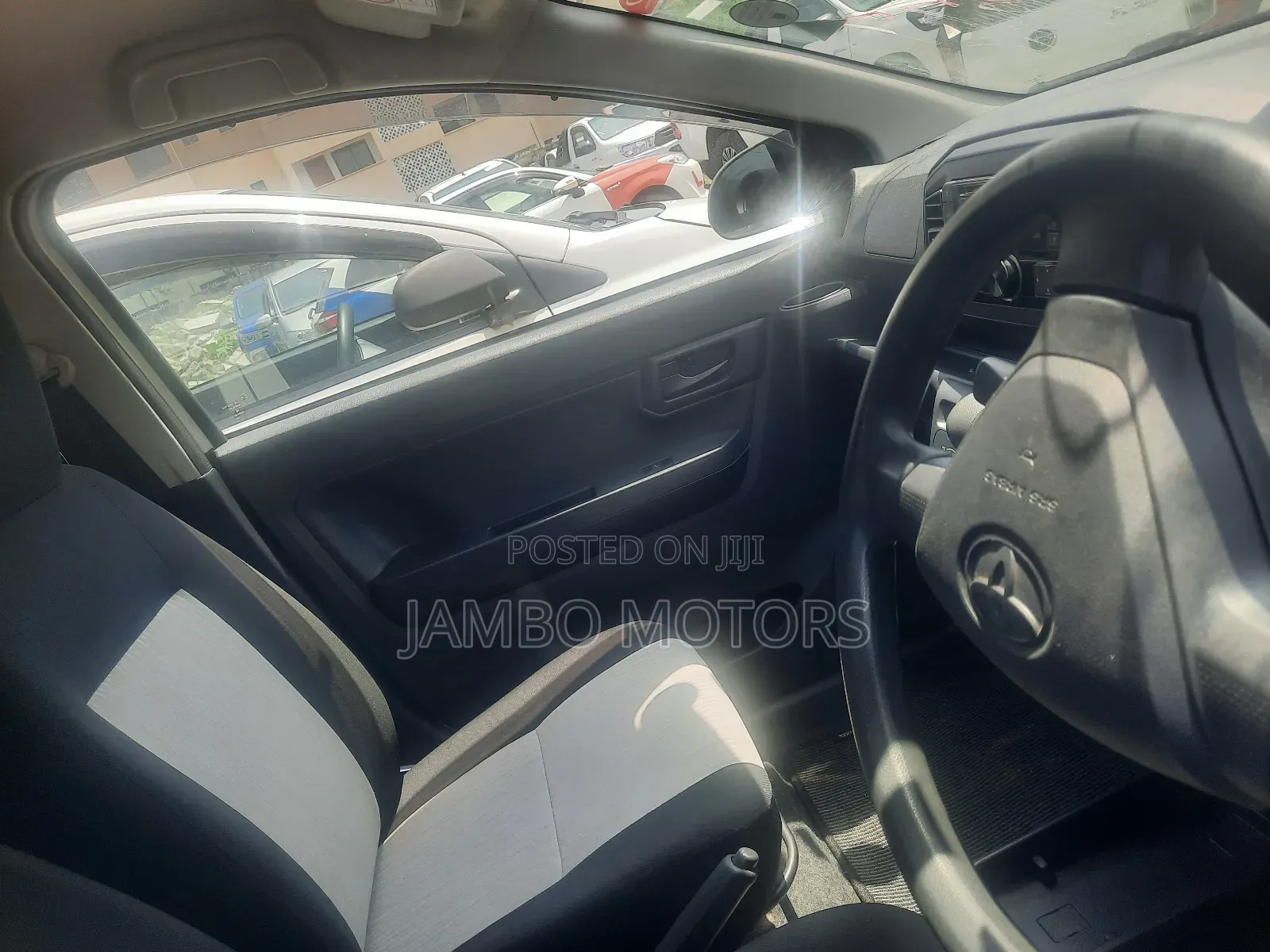 Toyota Pixis 2018 White