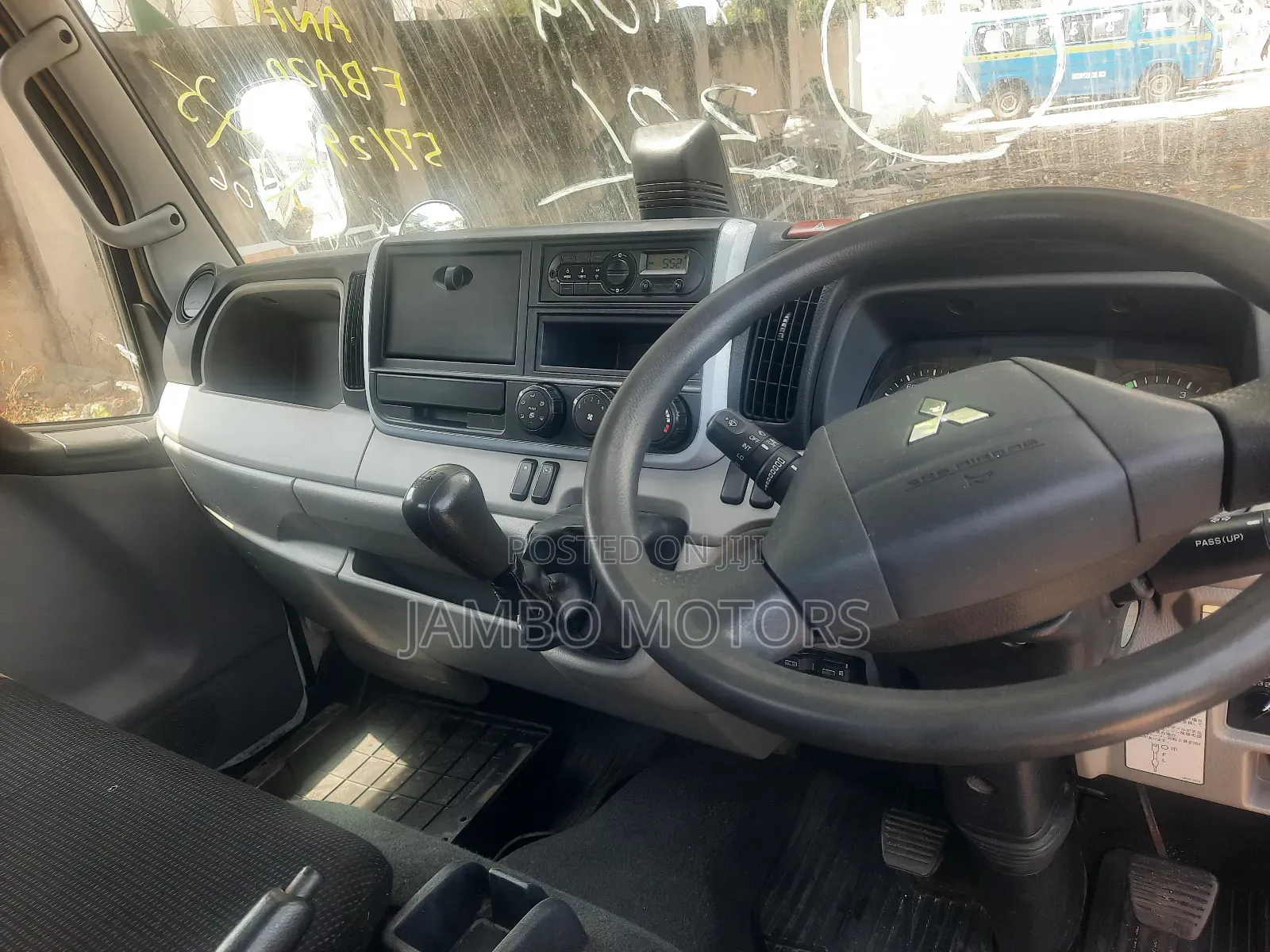 Mitsubishi Canter 2018 White