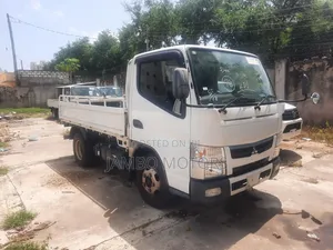 Mitsubishi Canter 2018 White