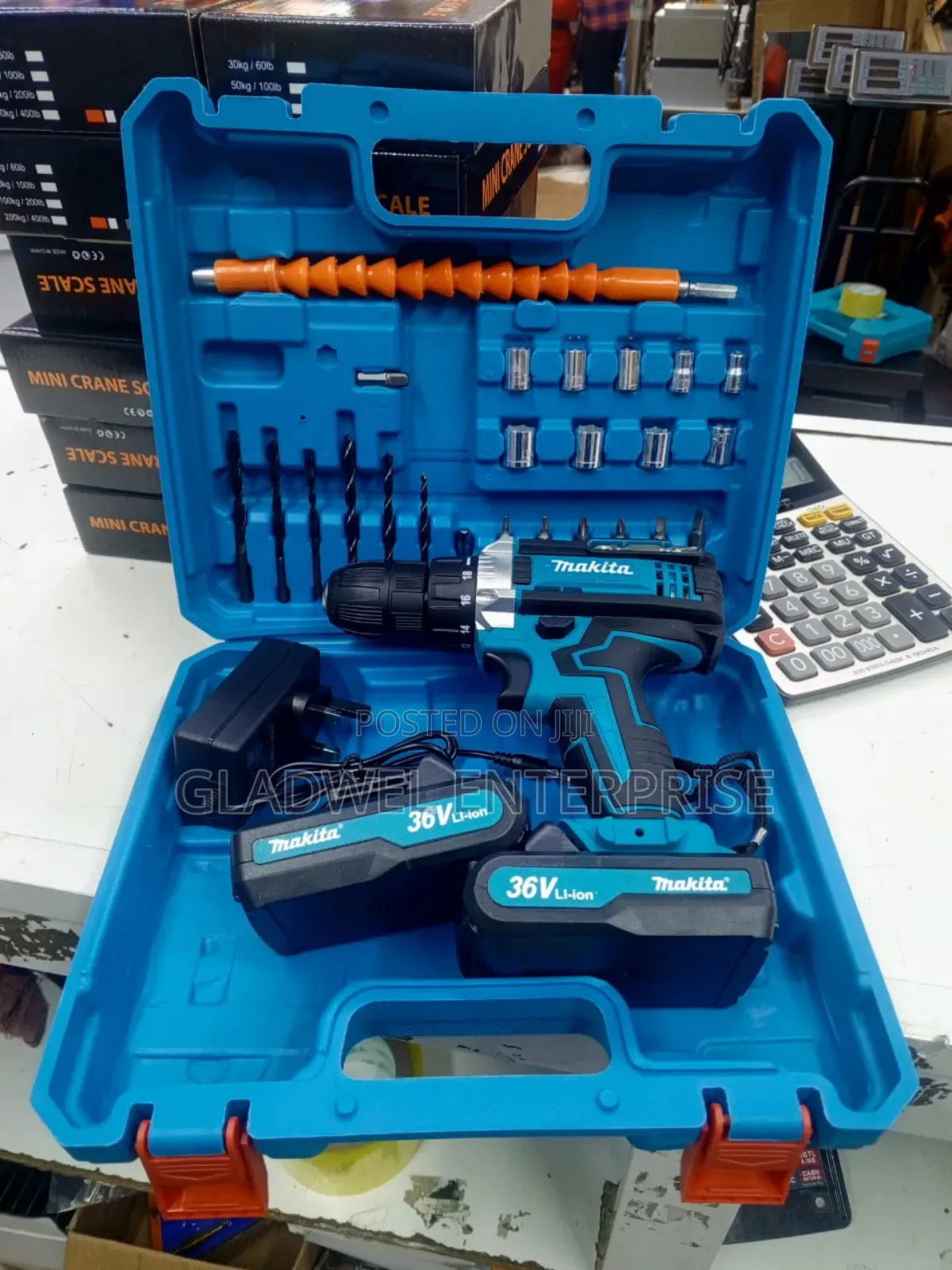 Makita Cordless Grinder With Accessories 36v