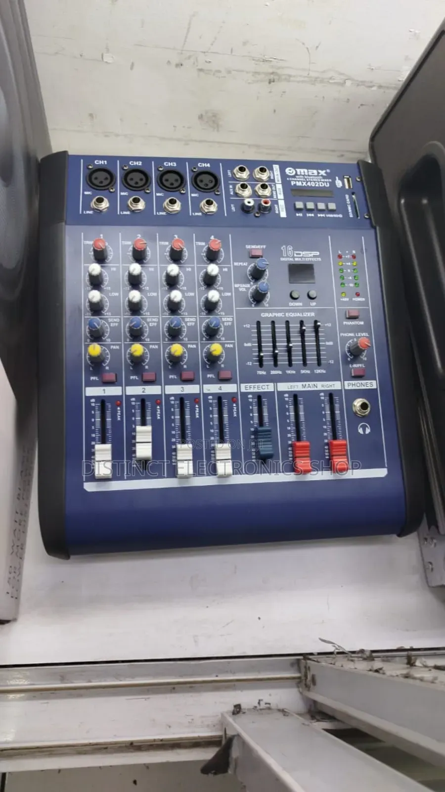 Max Powered Mixer