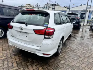 Toyota Corolla Fielder 2017