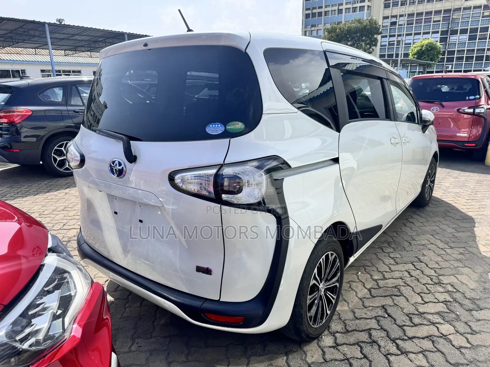 Toyota Sienta 2018 White