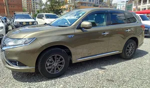 Mitsubishi Outlander 2016 White