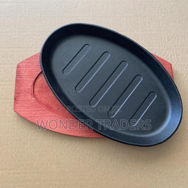 *Sizzling Hot Plates *With Bamboo Stand Oval Shape - main view