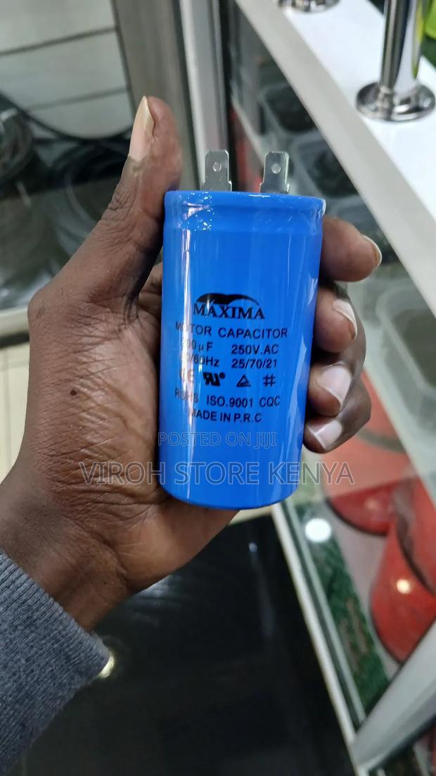 Capacitor 200uf by 200 Volts Capacitor - main view