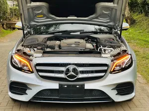 Mercedes-Benz E200 2016 Silver