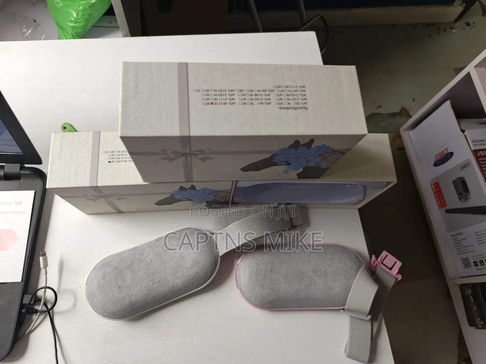 Cramps Menstrial Pain Reliever Vibrator and Heating Pad