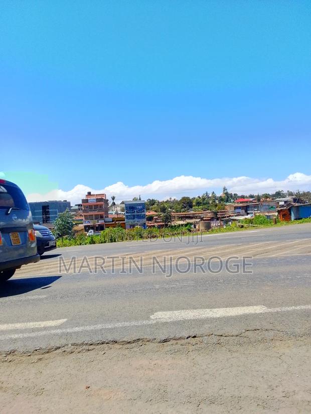 8 Acres Karai - main view