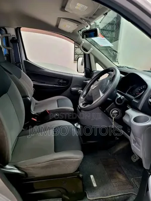 Nissan NV200 SV 2018 Gray