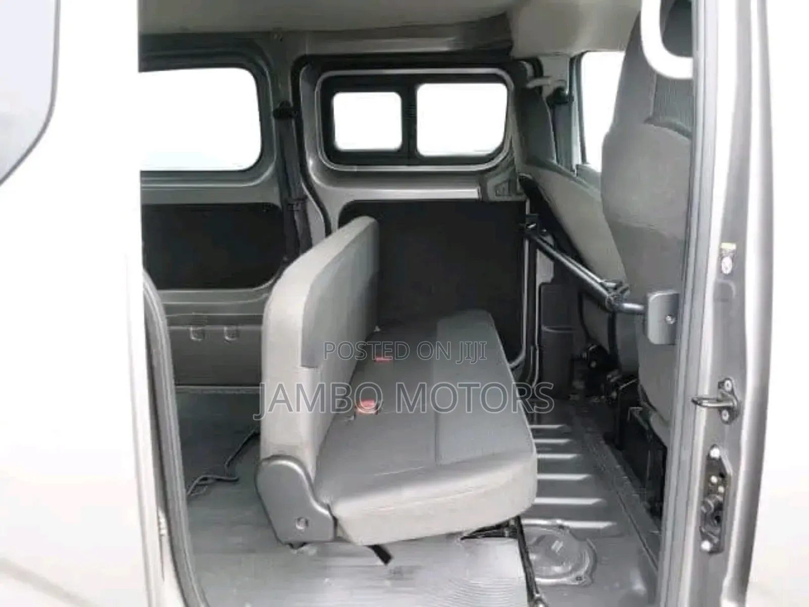 Nissan NV200 SV 2018 Gray