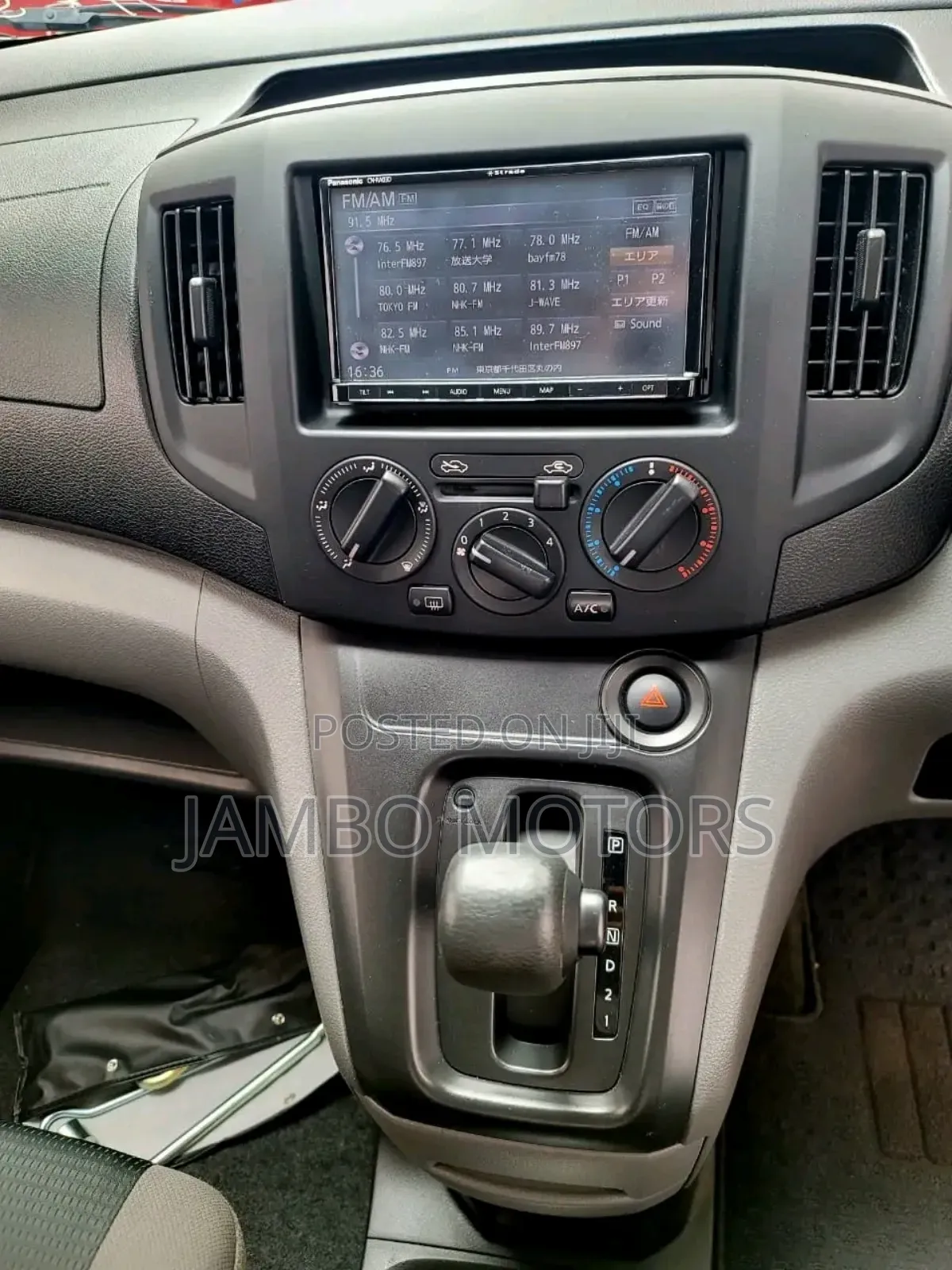 Nissan NV200 SV 2018 Gray