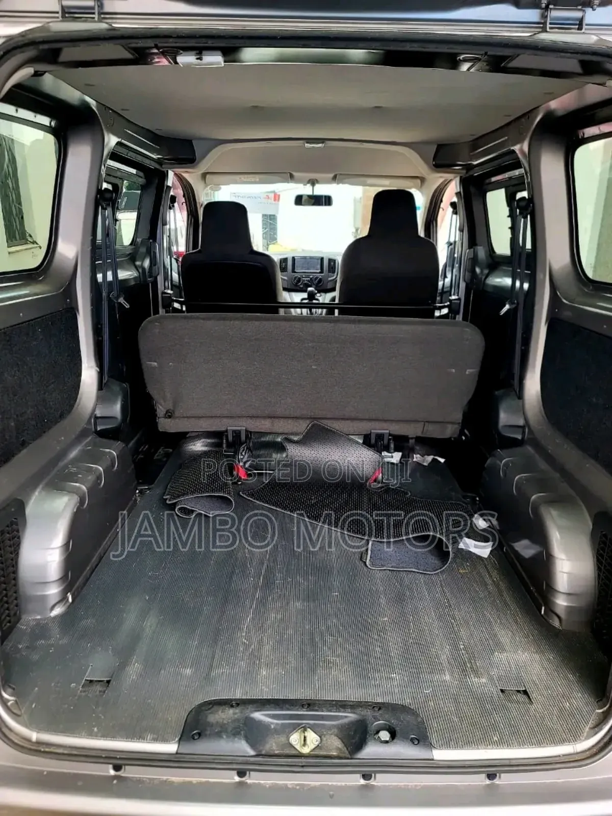 Nissan NV200 SV 2018 Gray