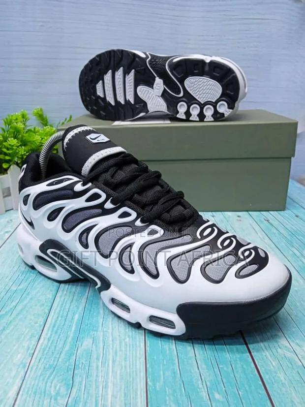 Nike TN Plus Sneakers for Men - thumbnail 3