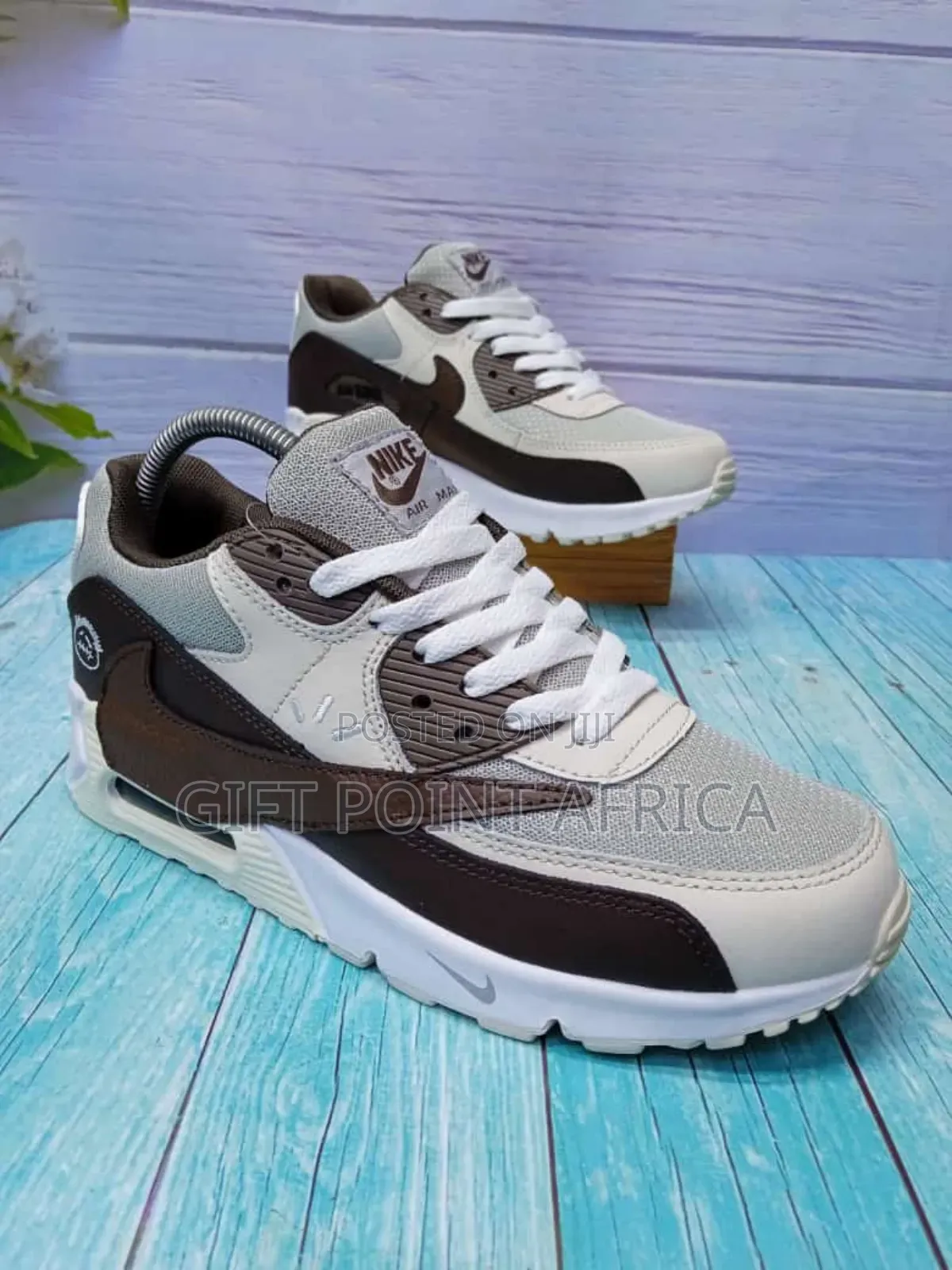 Airmax 90 Reverse Tick Sneakers