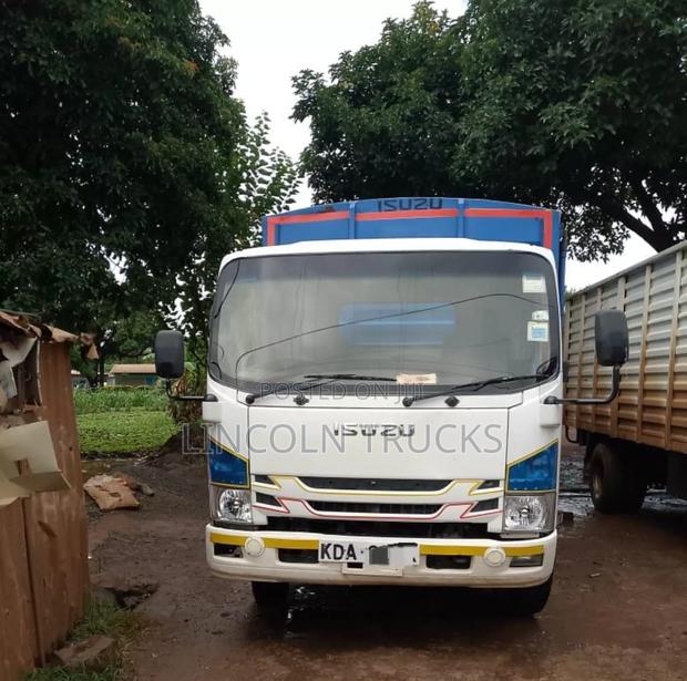 Isuzu NMR . - main view