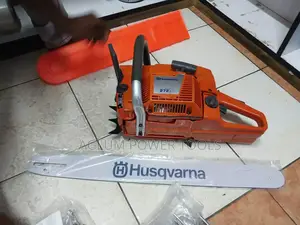 Durable Husqvarna Powersaw 272xp