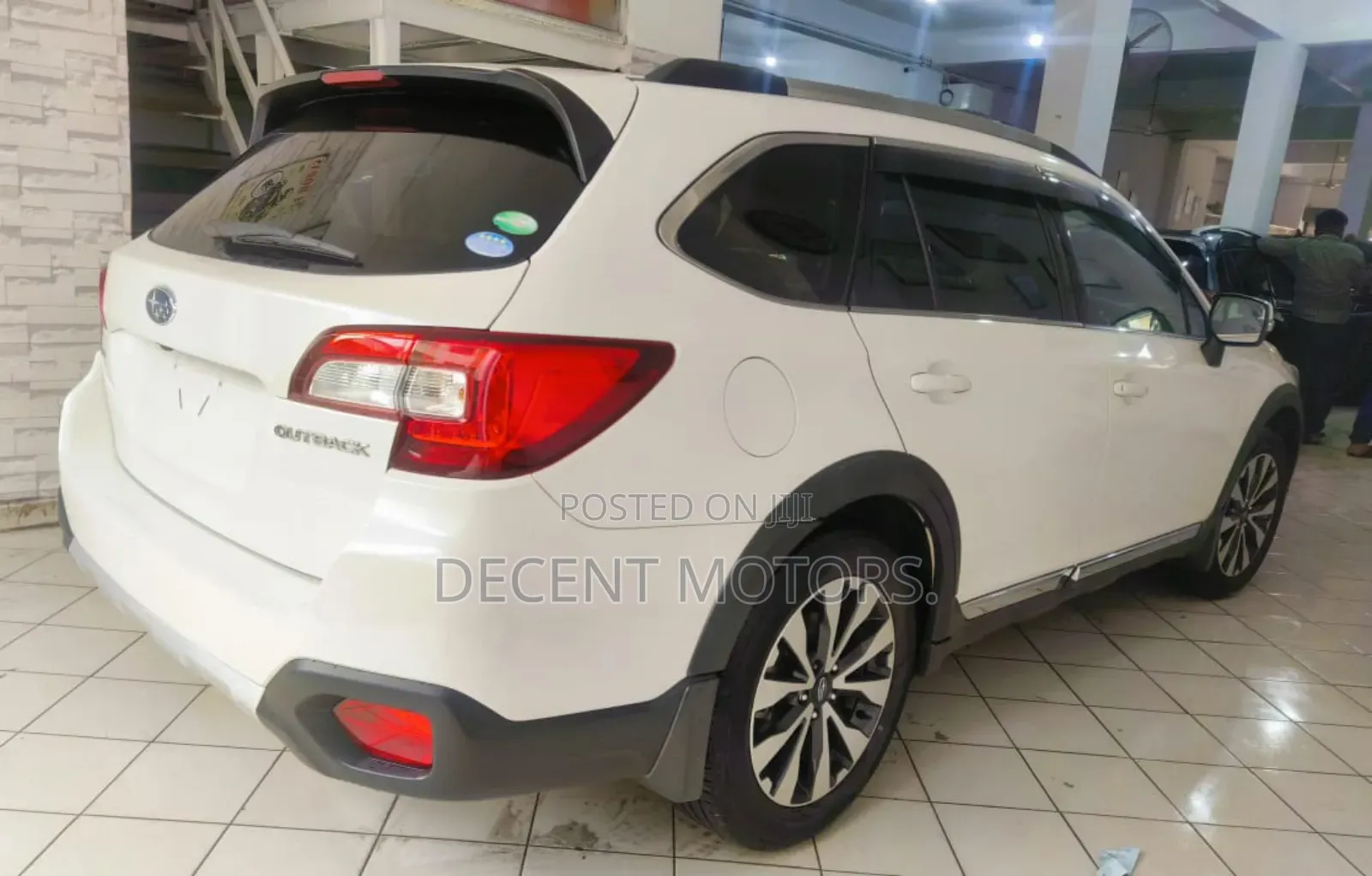 Subaru Outback 2.5i Touring AWD 2018 White