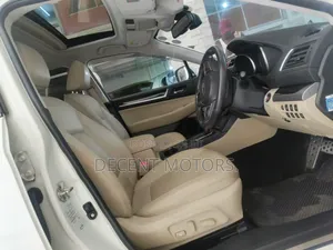 Subaru Outback 2.5i Touring AWD 2018 White