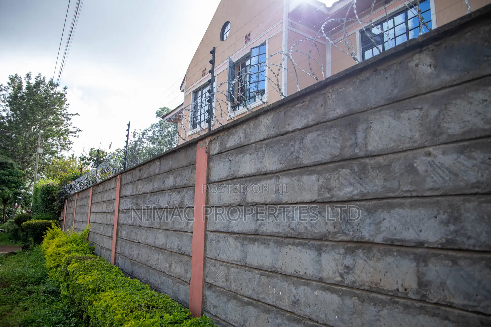 2bdrm Apartment in Canaan Street, Happy Valley Estate for rent