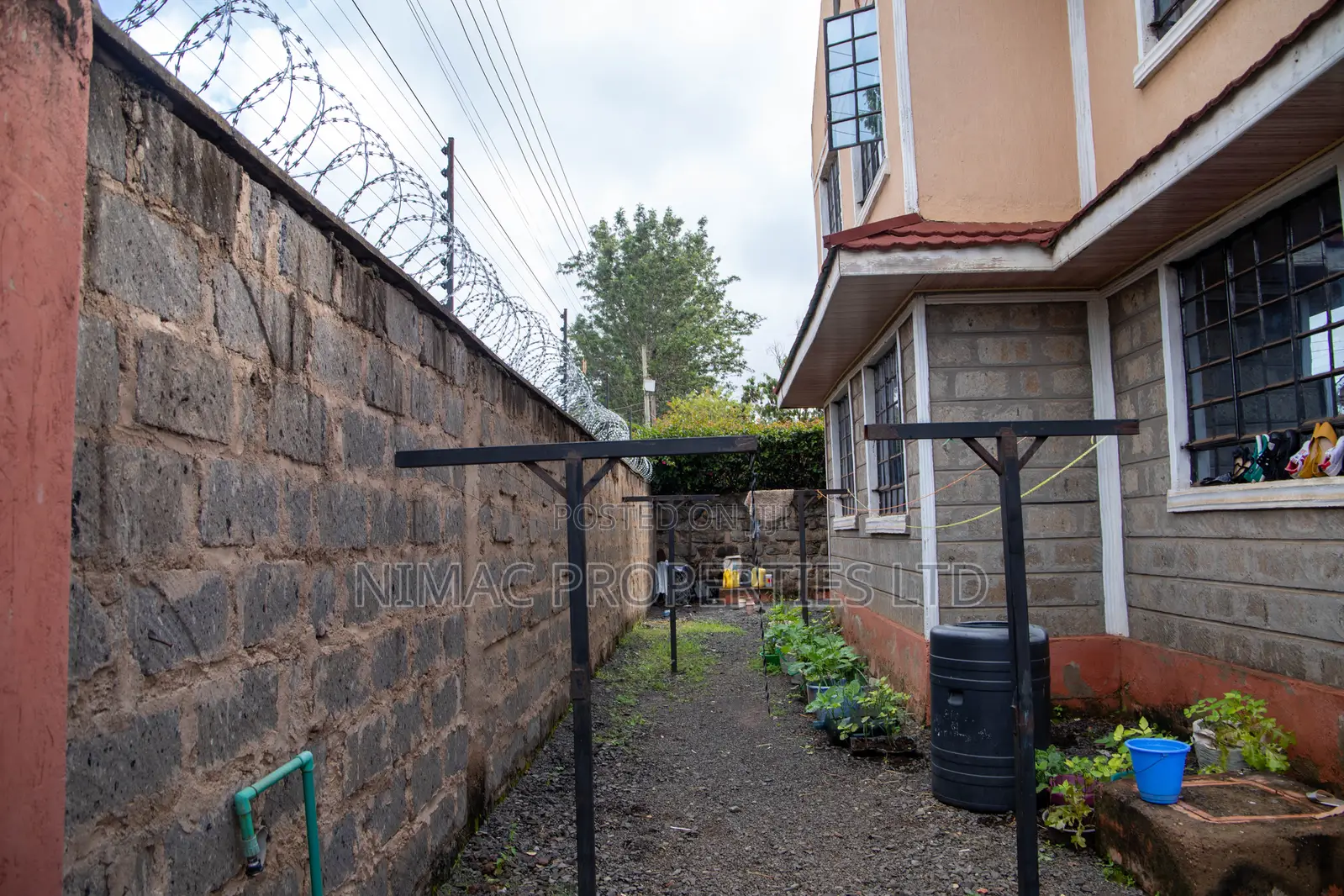 2bdrm Apartment in Canaan Street, Happy Valley Estate for rent