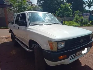Toyota Hilux 1998 White
