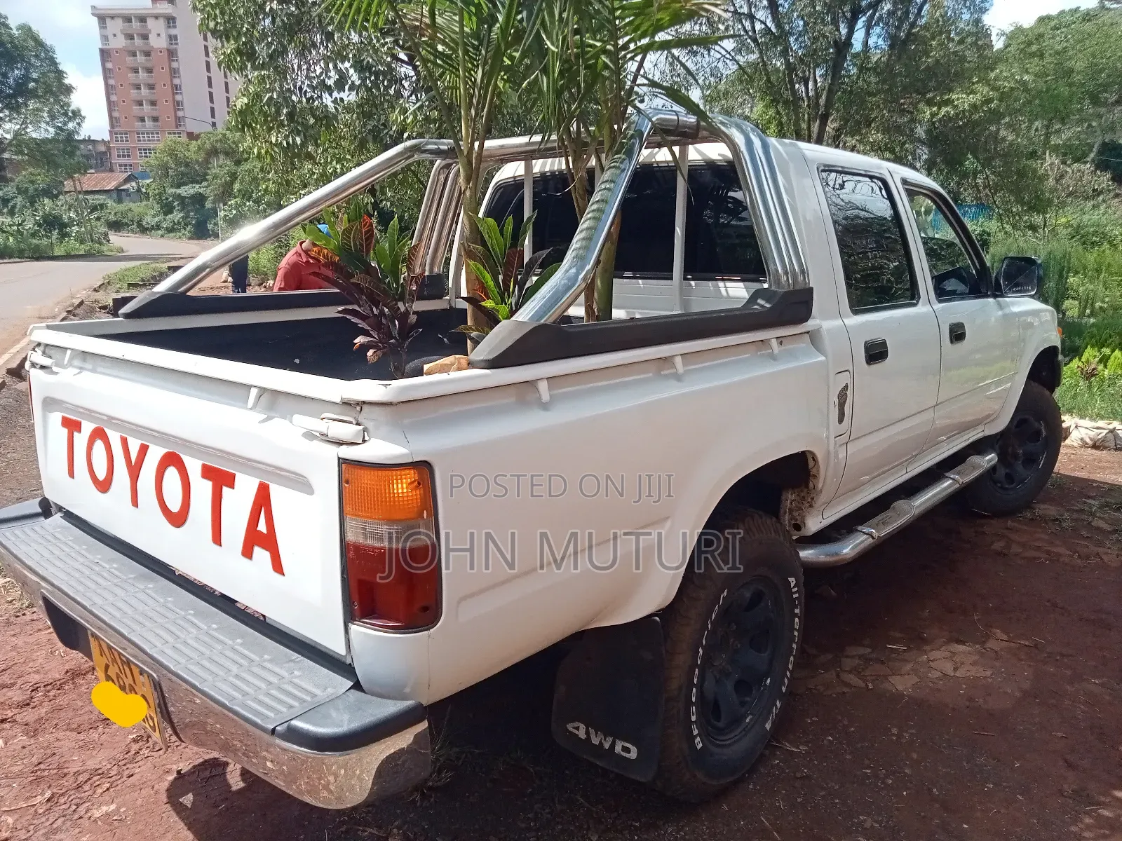 Toyota Hilux 1998 White