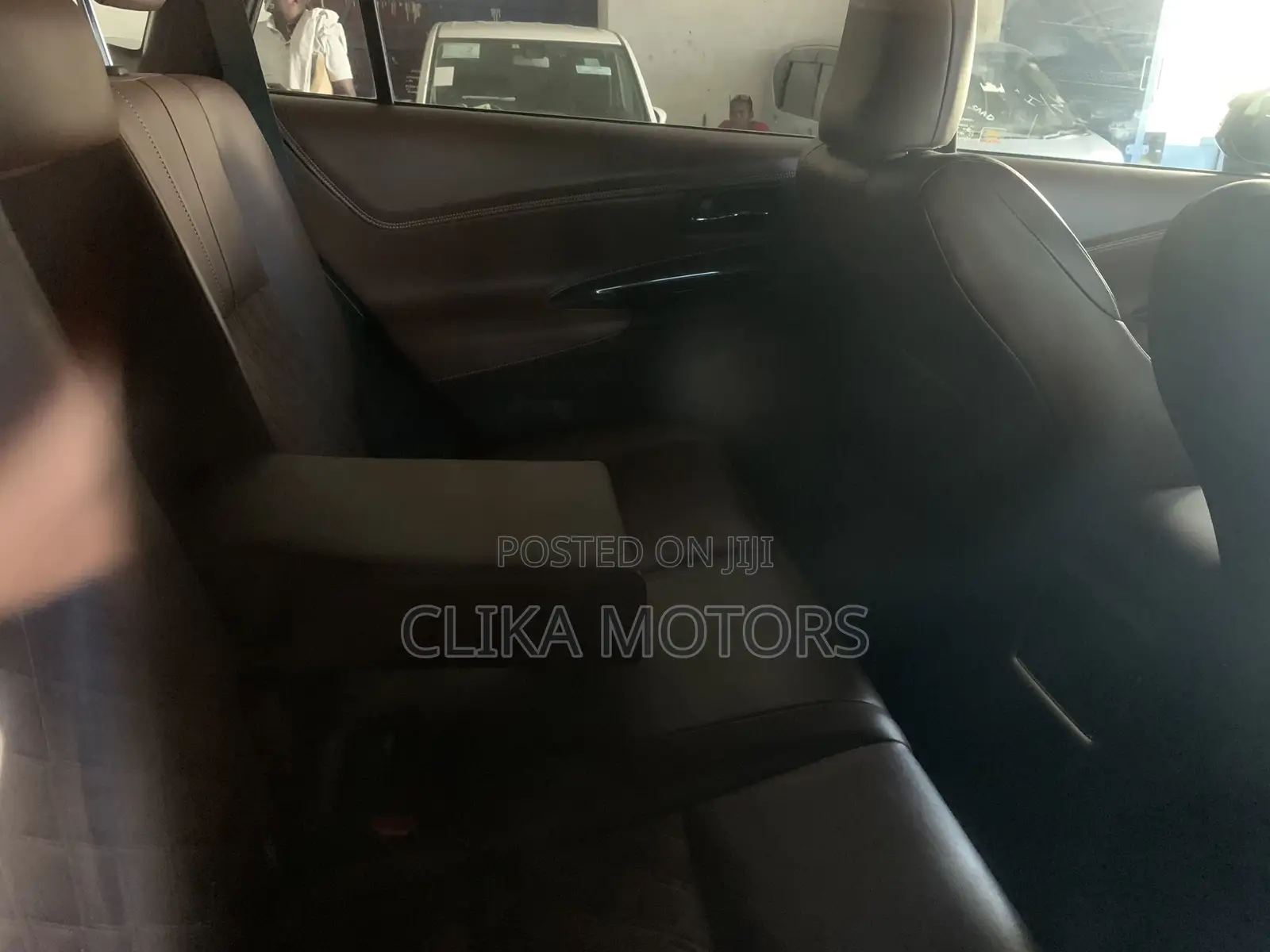 Toyota Harrier 2.0 4WD 2017 Red