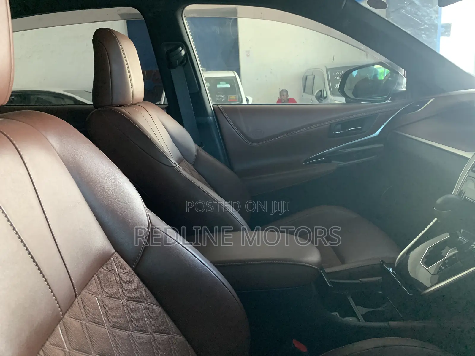 Toyota Harrier 2.0 4WD 2017 Red