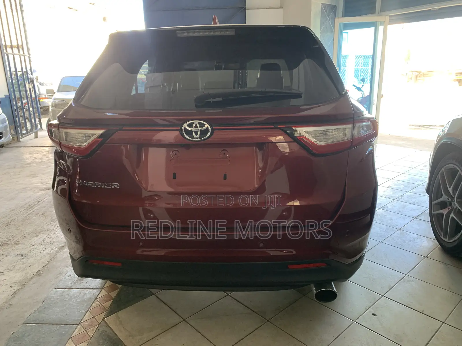 Toyota Harrier 2.0 4WD 2017 Red