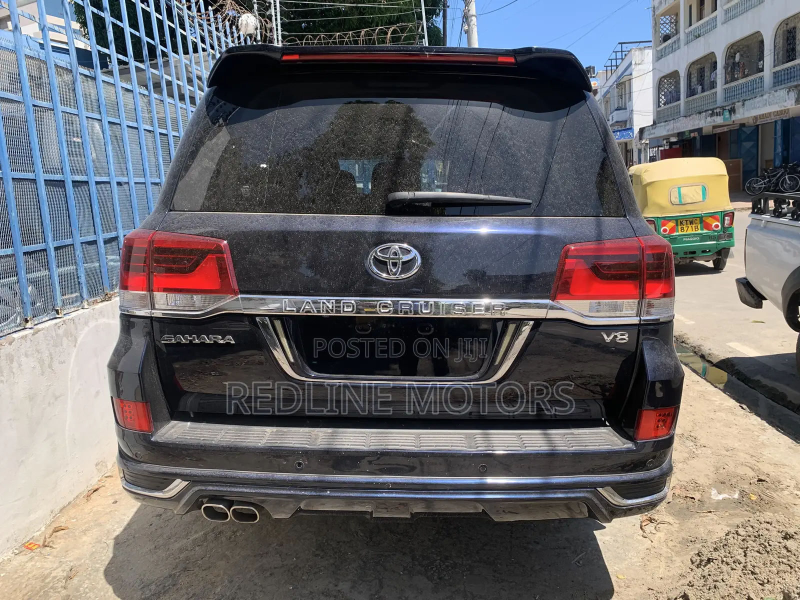 Toyota Land Cruiser 4.6 V8 ZX 2017 Blue