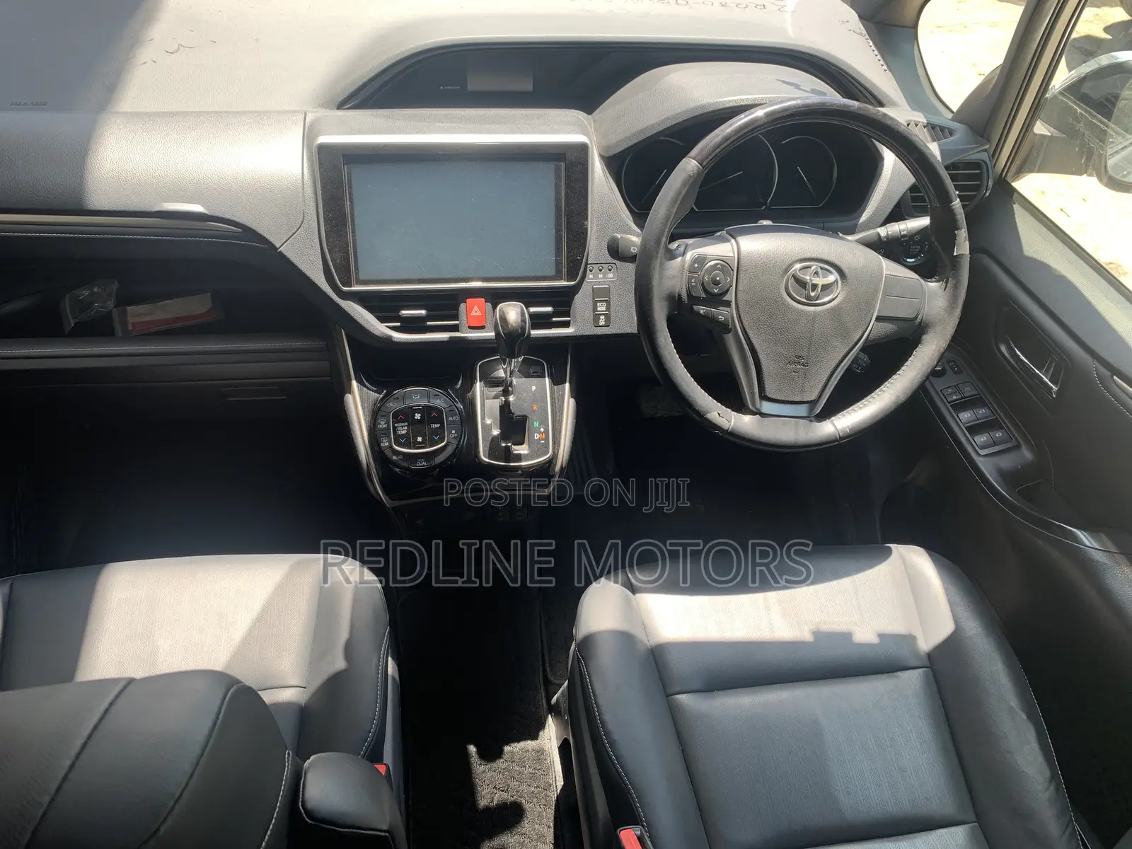 Toyota Esquire 2.0 AWD (7 seater) 2017 Gray