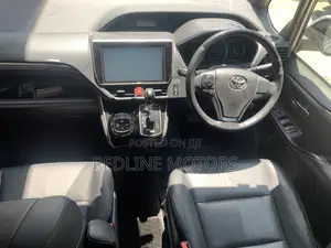 Toyota Esquire 2.0 AWD (7 seater) 2017 Gray