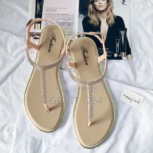 *Ladies Fashion Sandals