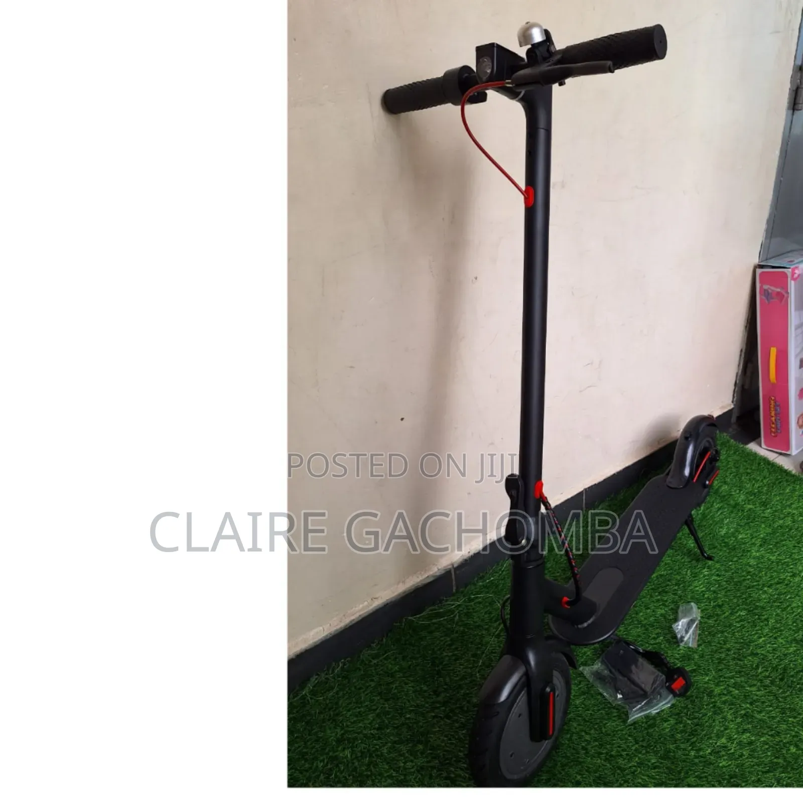 Black Scooter Electric 32km/Hr Scooter